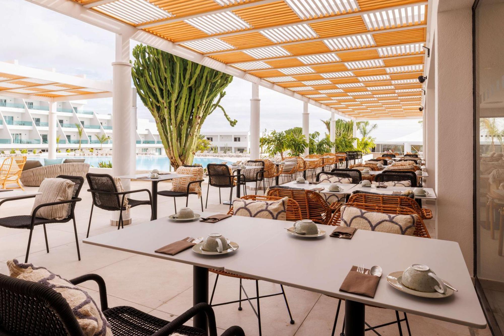 Hotel Radisson Blu Resort, Lanzarote Adults Only 4*