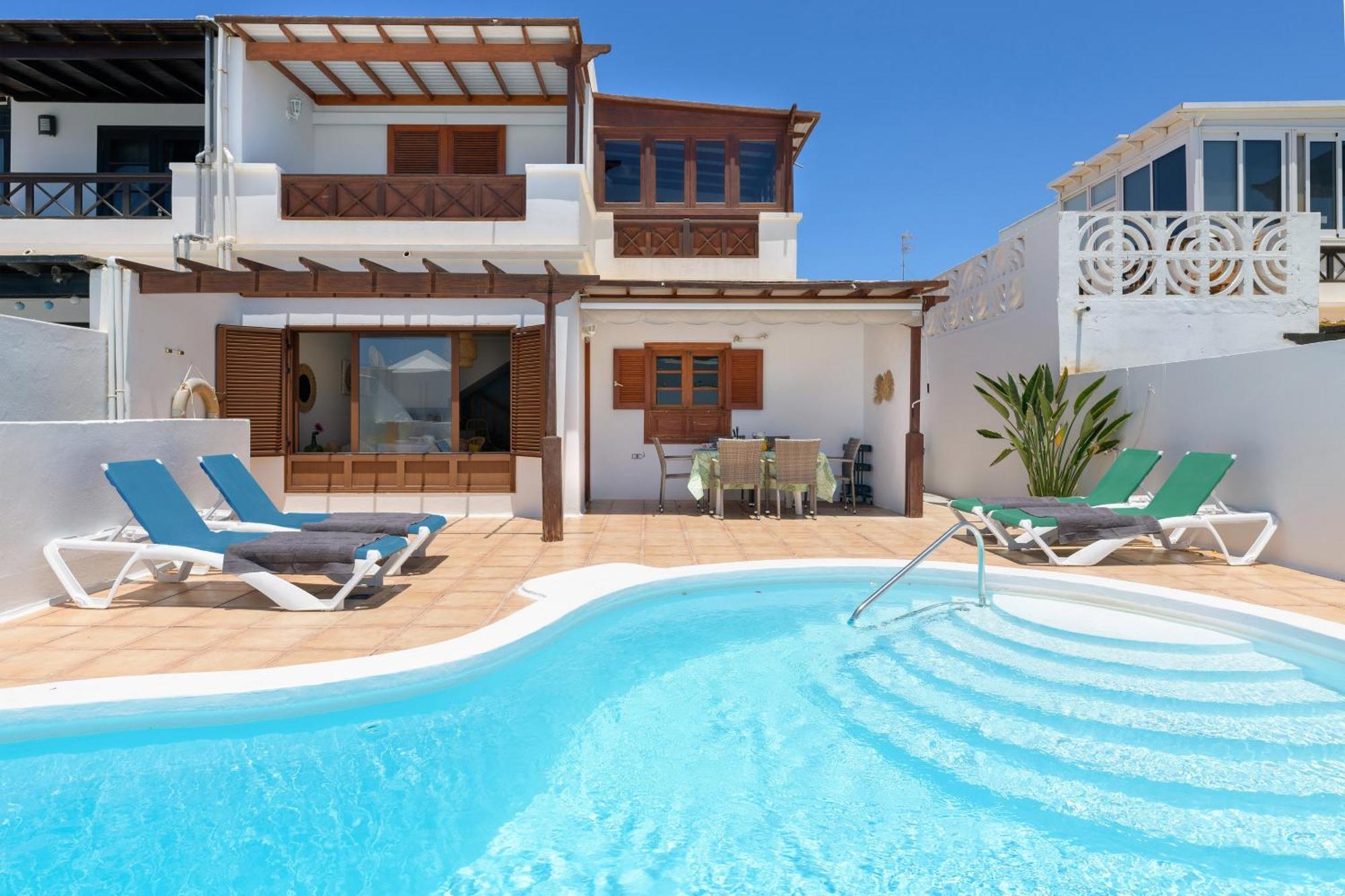 Eric With A Private Stunning Heated Pool Villa Puerto del Carmen (Lanzarote)