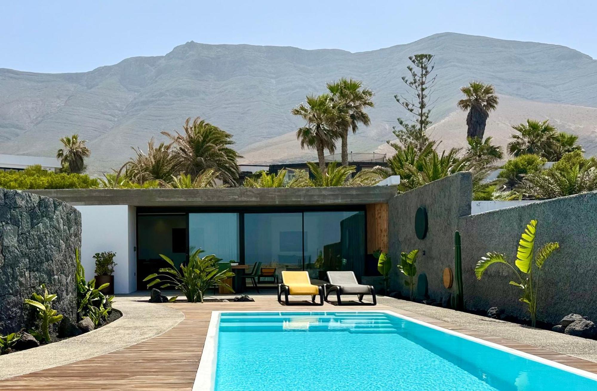Canaryislandshost I Oliva Villa