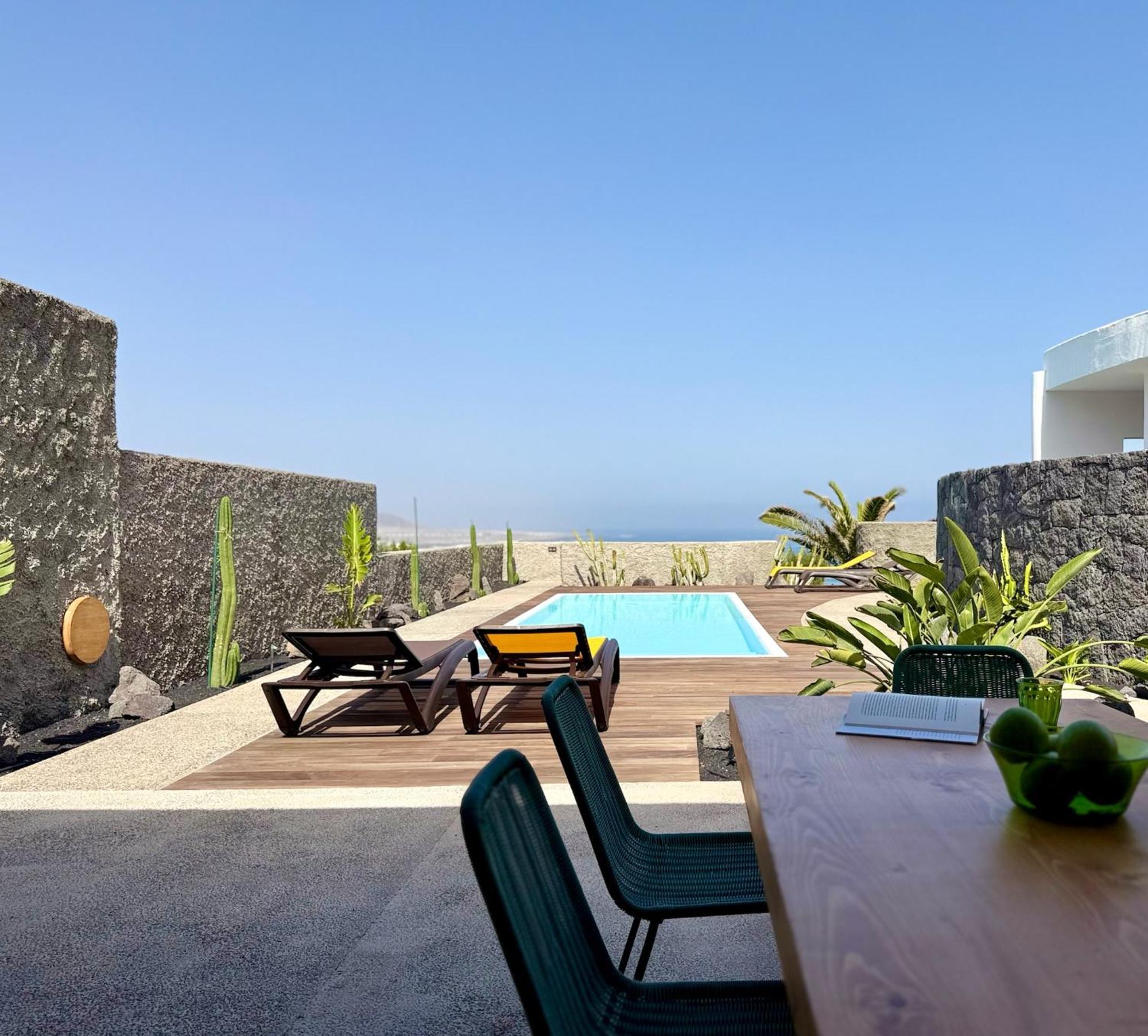 Canaryislandshost I Oliva * Famara