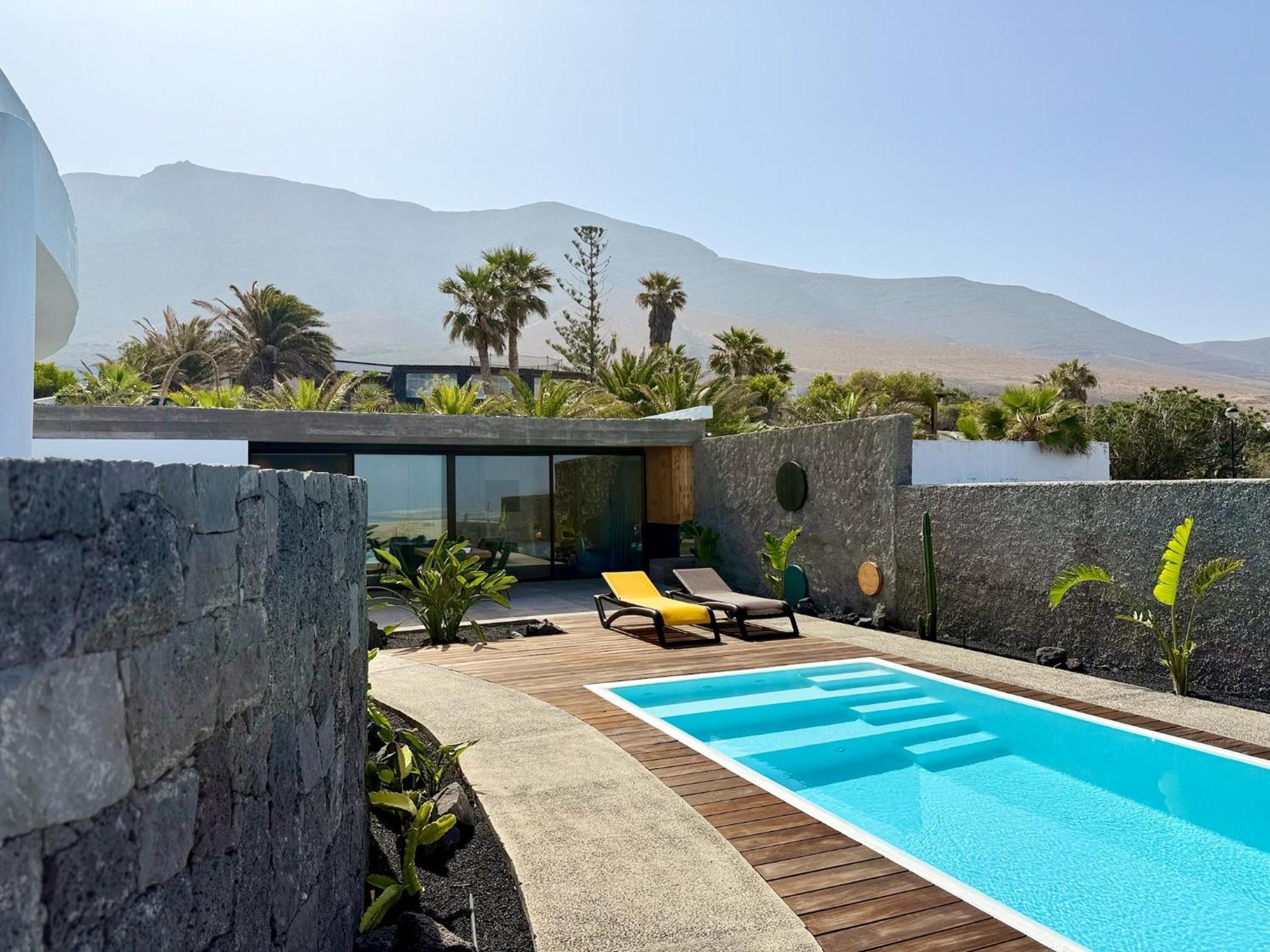 Canaryislandshost I Oliva Villa Famara