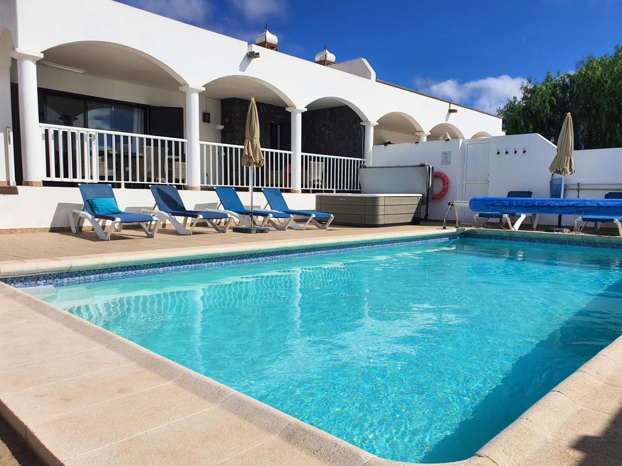 Alberto Private Heated Pool, Jacuzzi, Sea Views