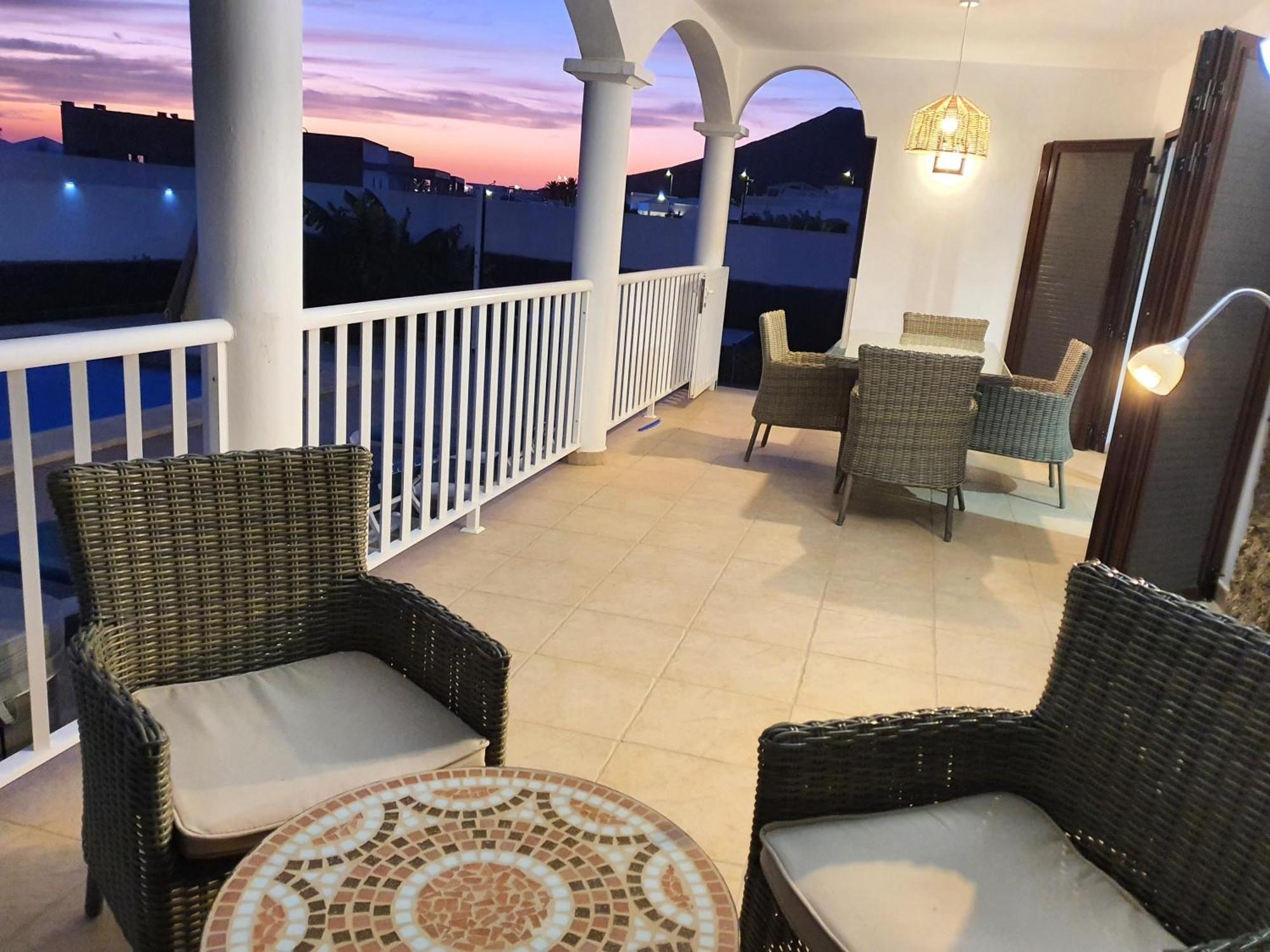 Alberto Private Heated Pool, Jacuzzi, Sea Views * Playa Blanca (Lanzarote)