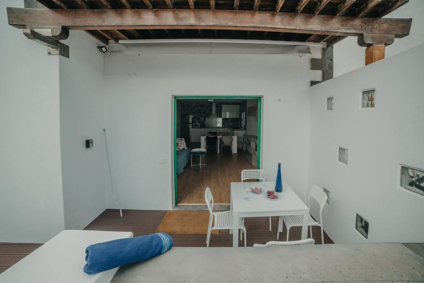 Amplio Y Comodo En *
