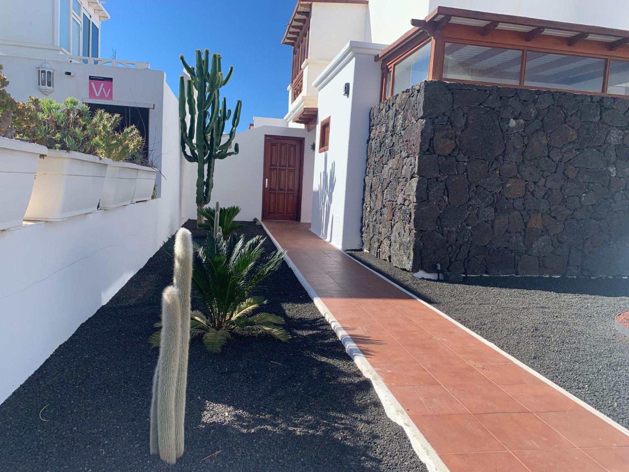 Eric With A Private Stunning Heated Pool Villa Puerto del Carmen (Lanzarote)