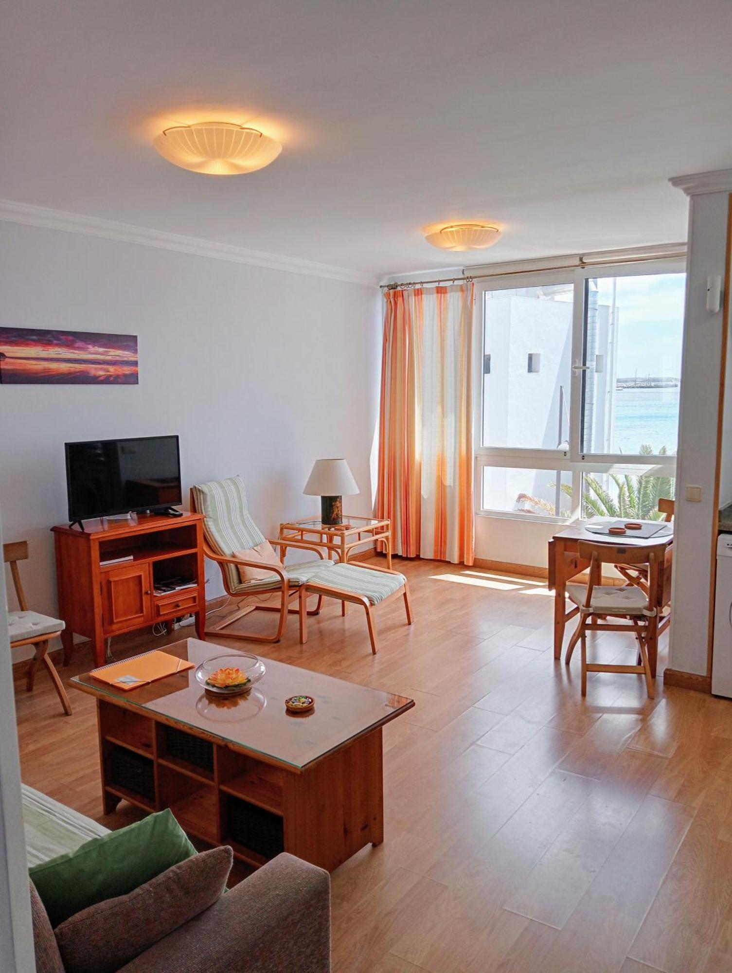 Sounds Of The Sea Apartment