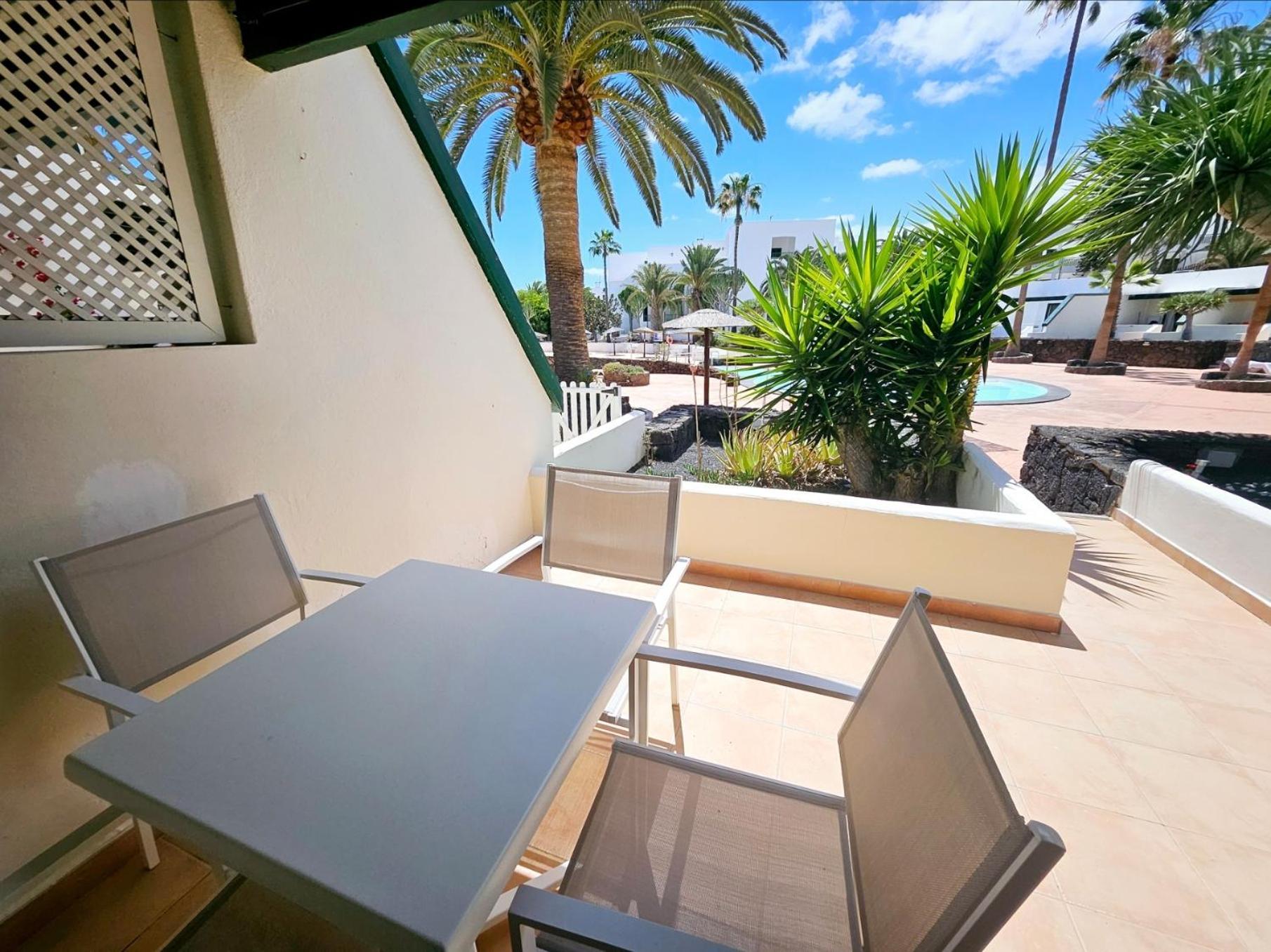 Marea Azul Costa Teguise