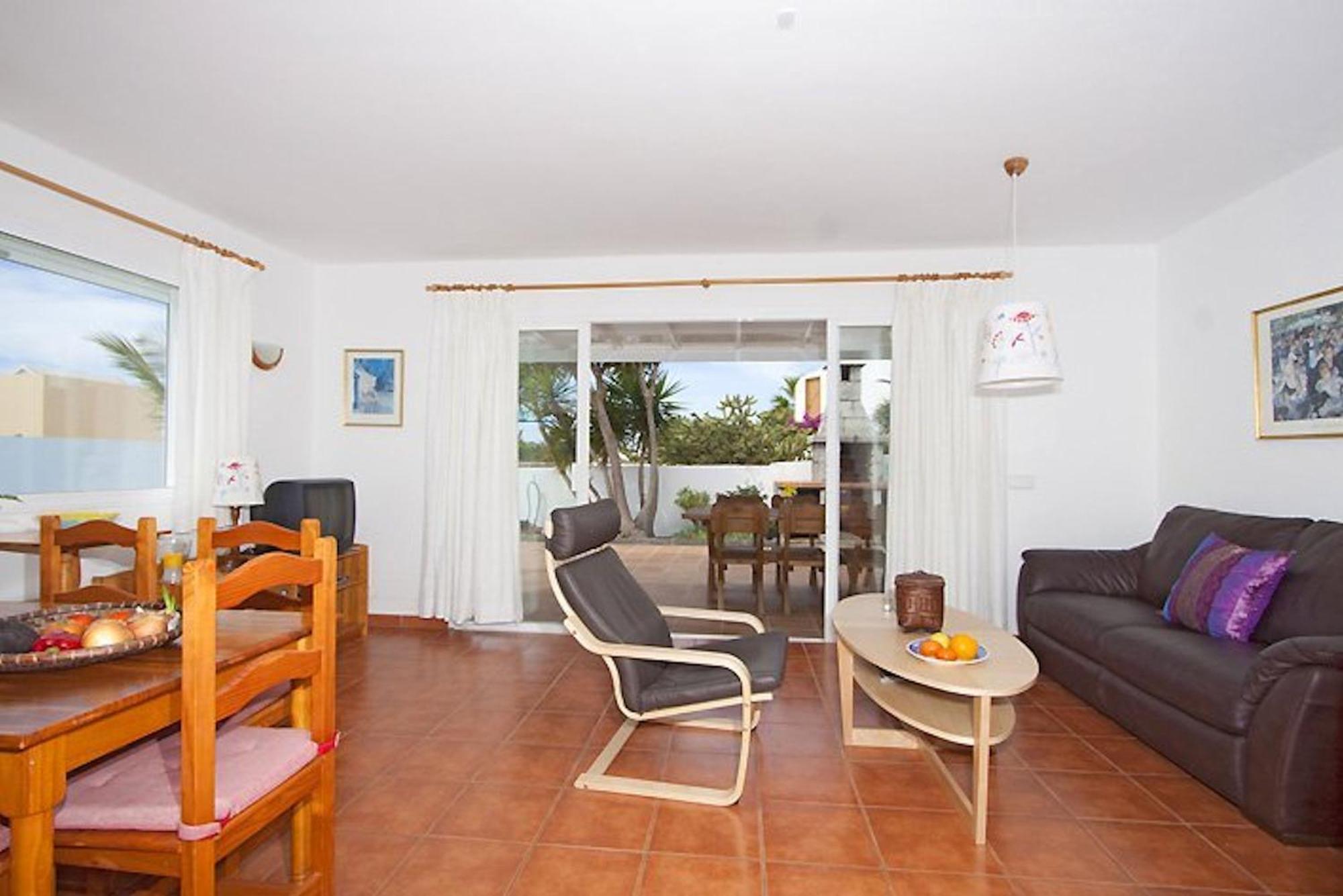 Lovely Mojones Casa Jasmine Heated Pool Short Walk To * Puerto del Carmen (Lanzarote)