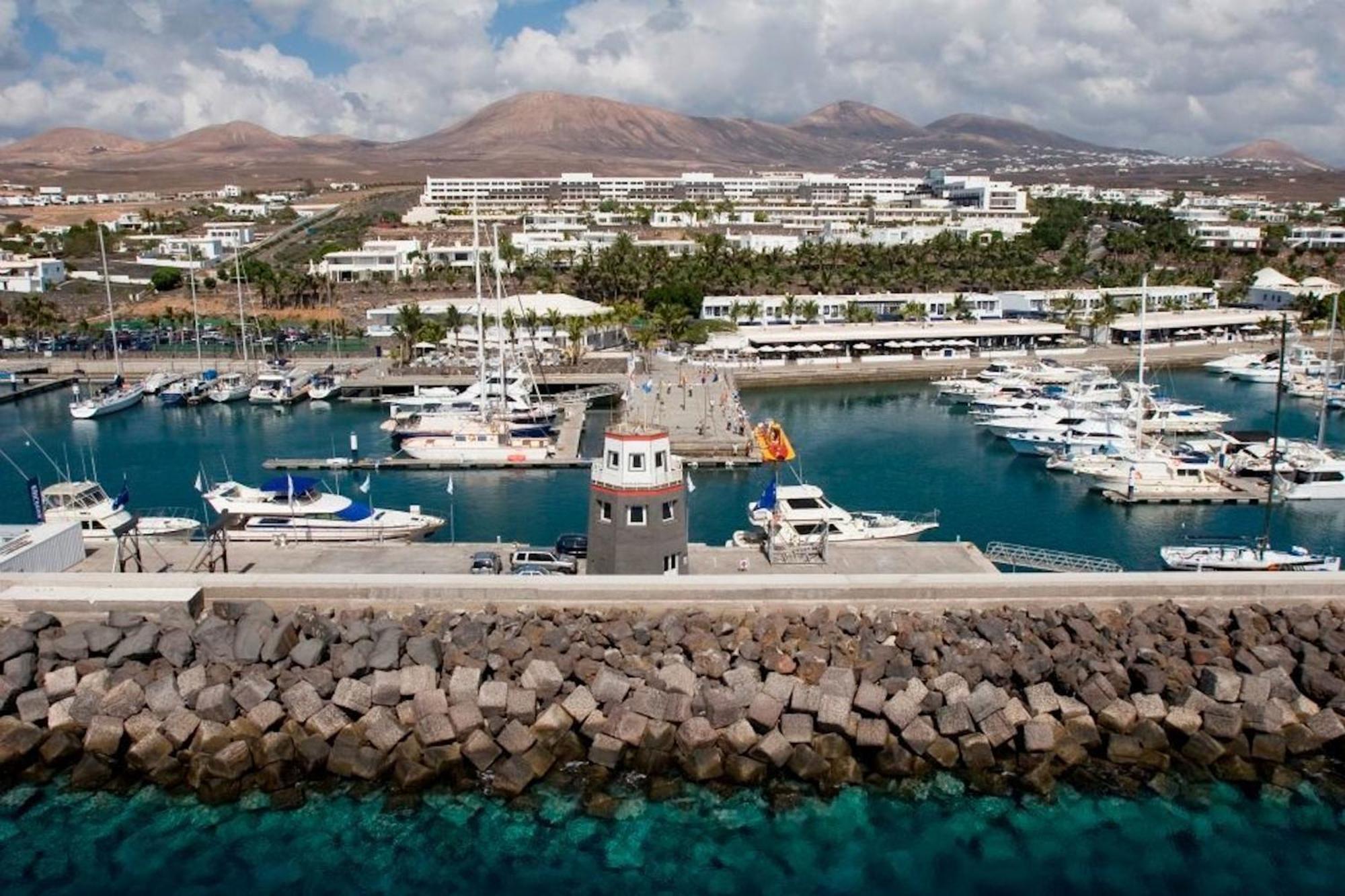 Lovely Mojones Casa Jasmine Heated Pool Short Walk To Villa Puerto del Carmen (Lanzarote)
