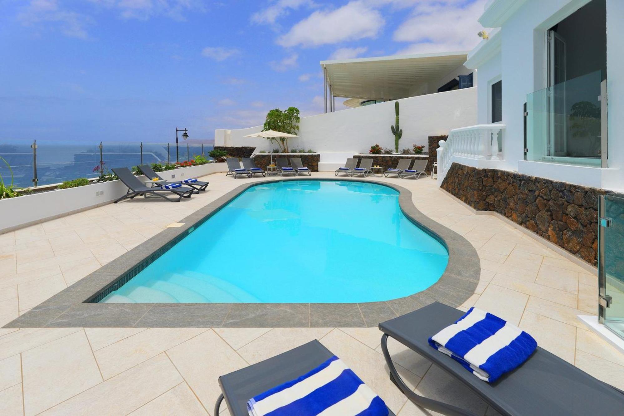 Luxury Puerto Del Carmen 4 Bedrooms La Perla Modern Furnishings Stunning Sea Views Villa