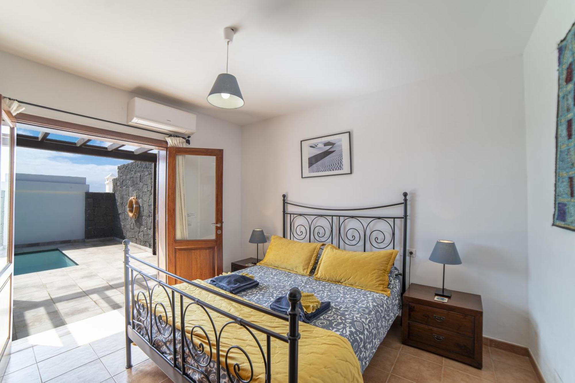 Villa Beautiful Lanzarote 3 Bedrooms Strelitzia South Facing Secluded Private Pool