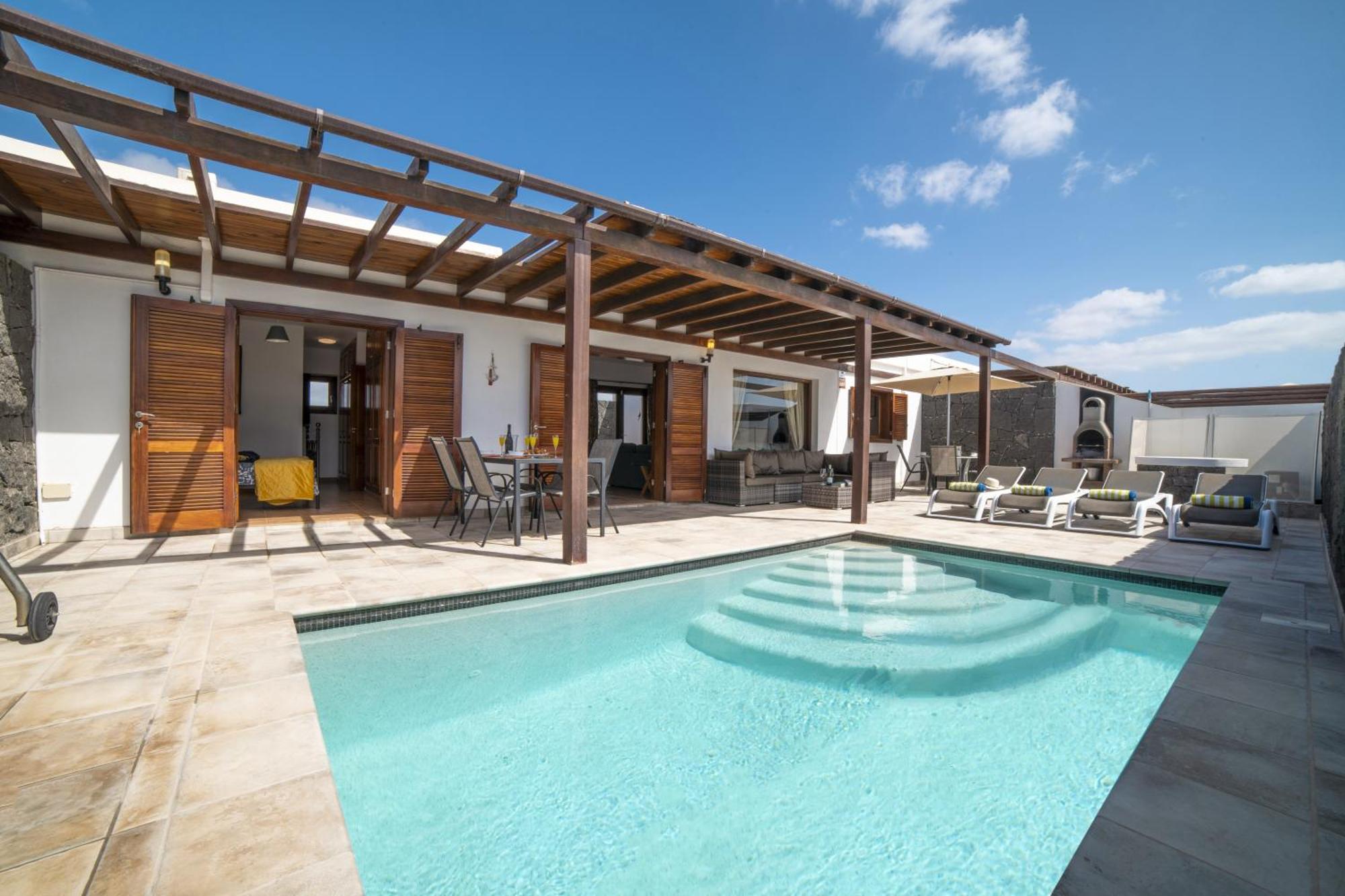 Beautiful Lanzarote 3 Bedrooms Strelitzia South Facing Secluded Private Pool Villa Playa Blanca (Lanzarote)