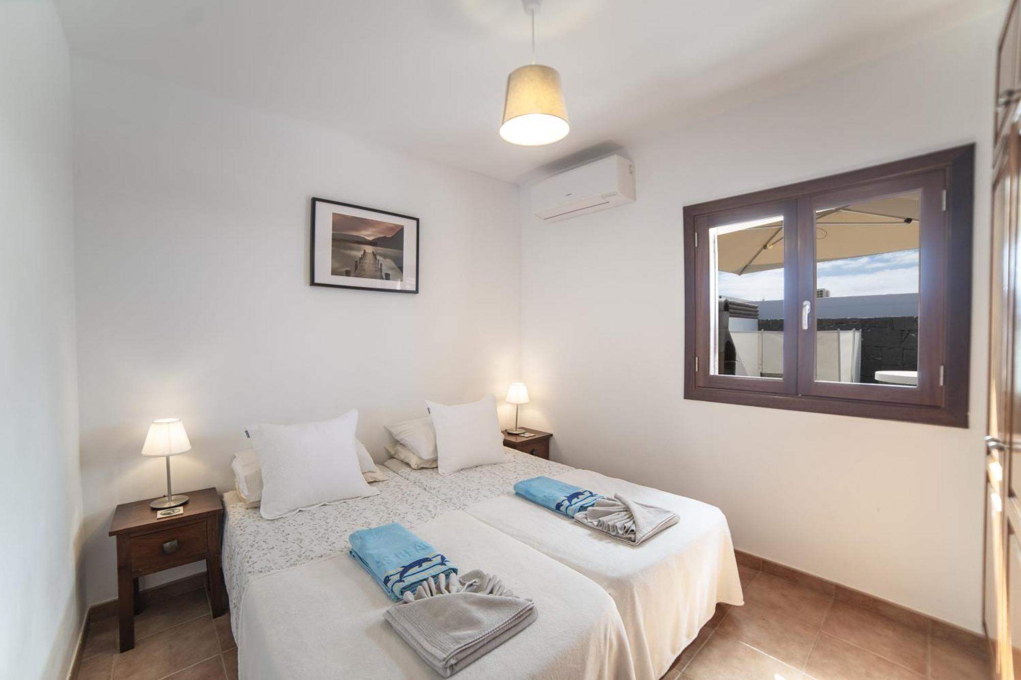 Villa Beautiful Lanzarote 3 Bedrooms Strelitzia South Facing Secluded Private Pool *
