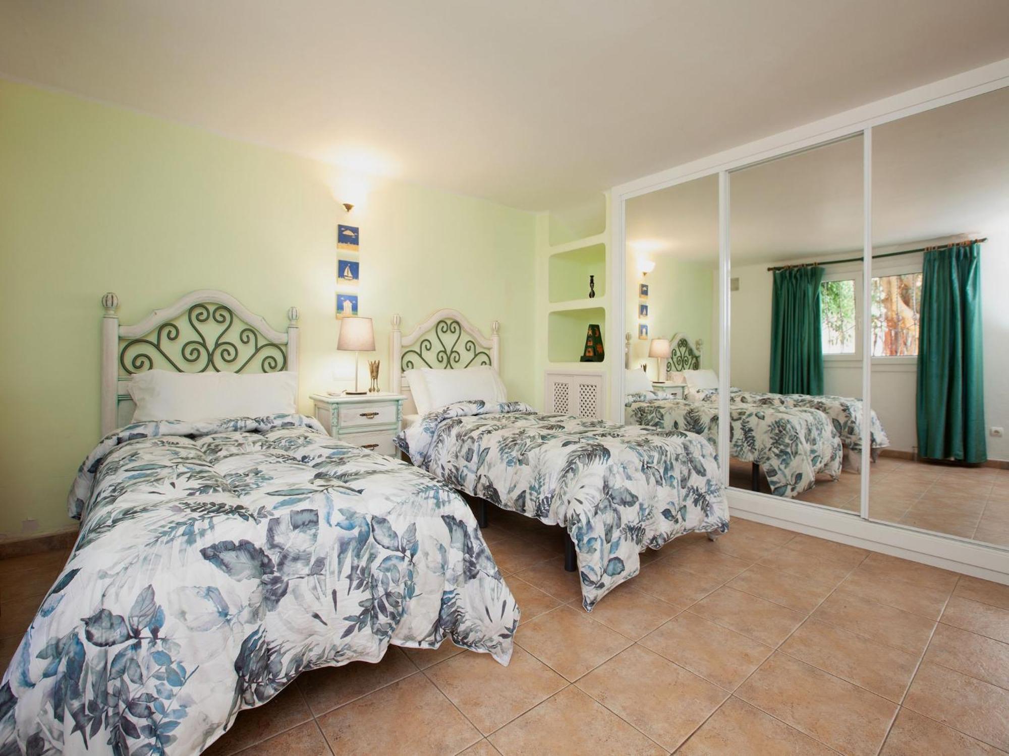 Wonderful Puerto Del Carmen Location Cilla Sea Views Large Pool Area Lanzarote Villa