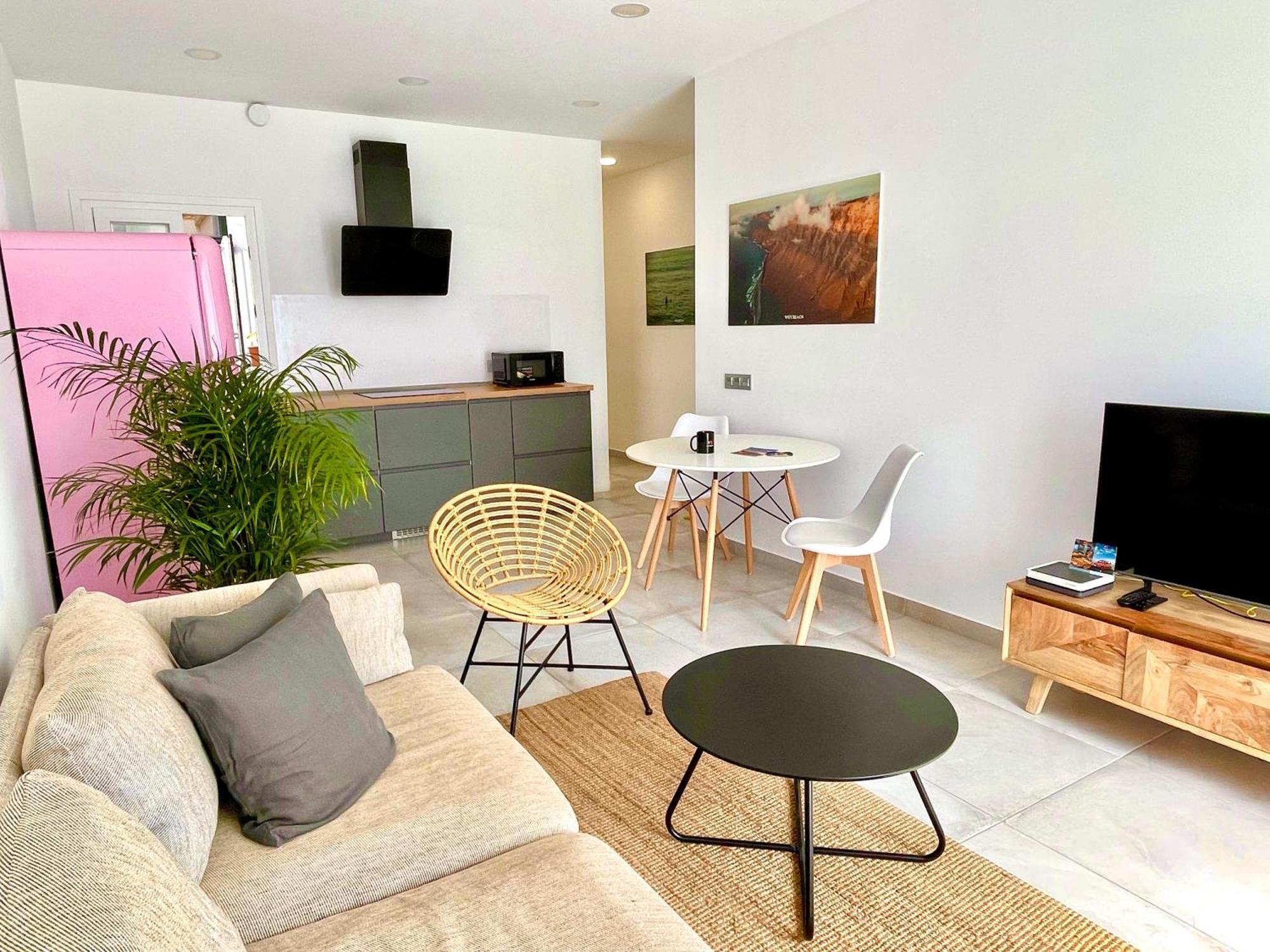 Weybeach 7 - New, Modern, Stylish, Fully Equipped Apartment La Santa