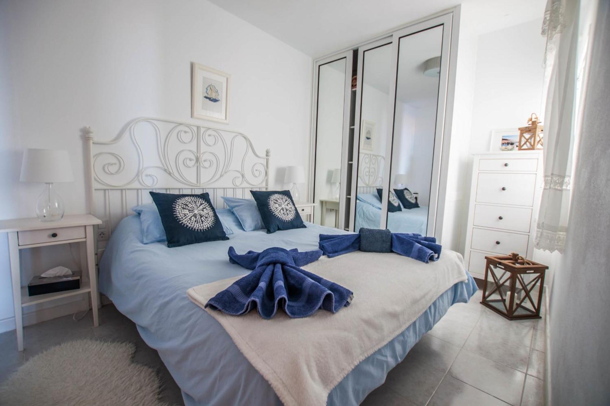 Seaview Coastal On Front Line With Amazing Sea Views And Large Terrace Villa *