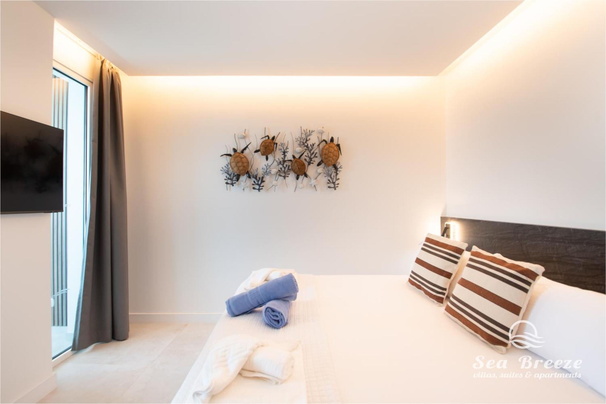 Sea Breeze Apartment *
