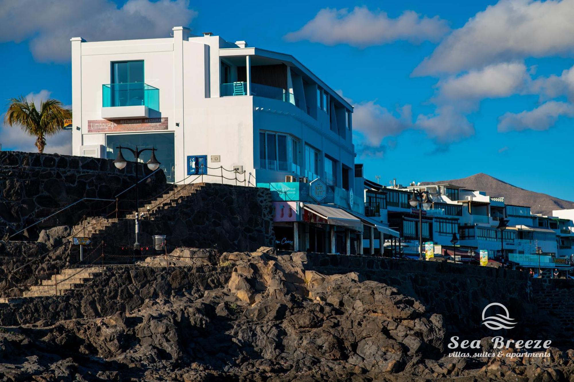 Sea Breeze Apartment *