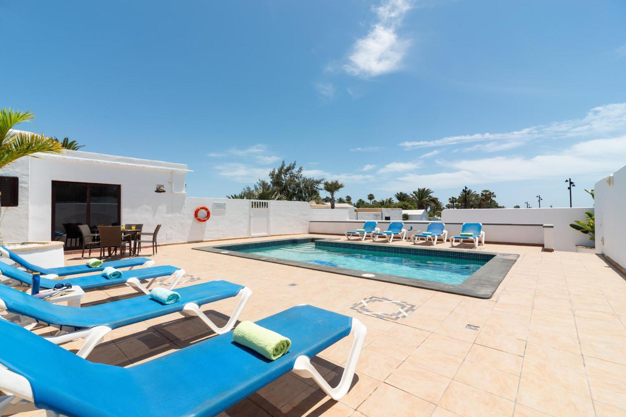Michelle - Lh114 By Now Ltd Playa Blanca (Lanzarote)