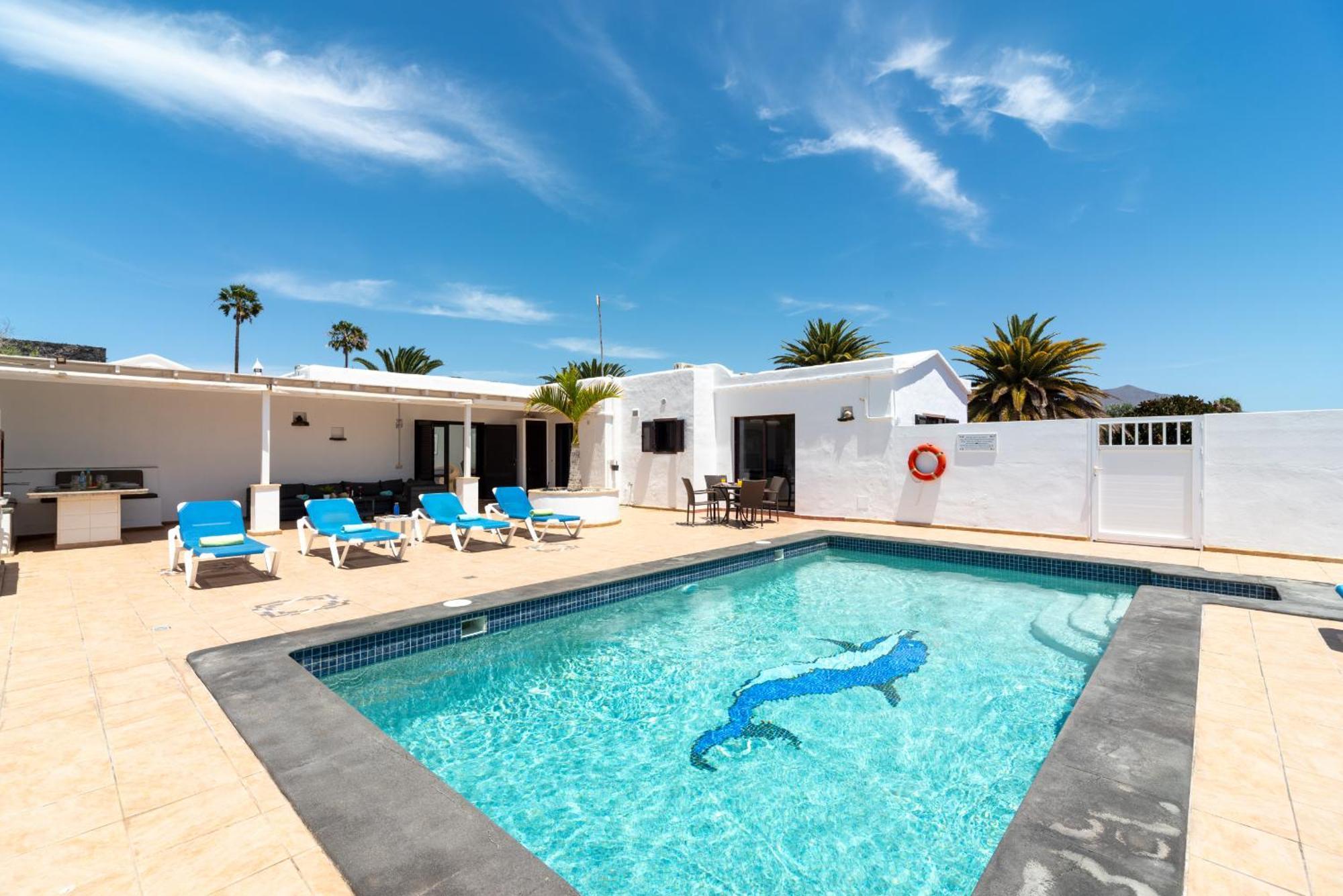 Michelle - Lh114 By Now Ltd * Playa Blanca (Lanzarote)