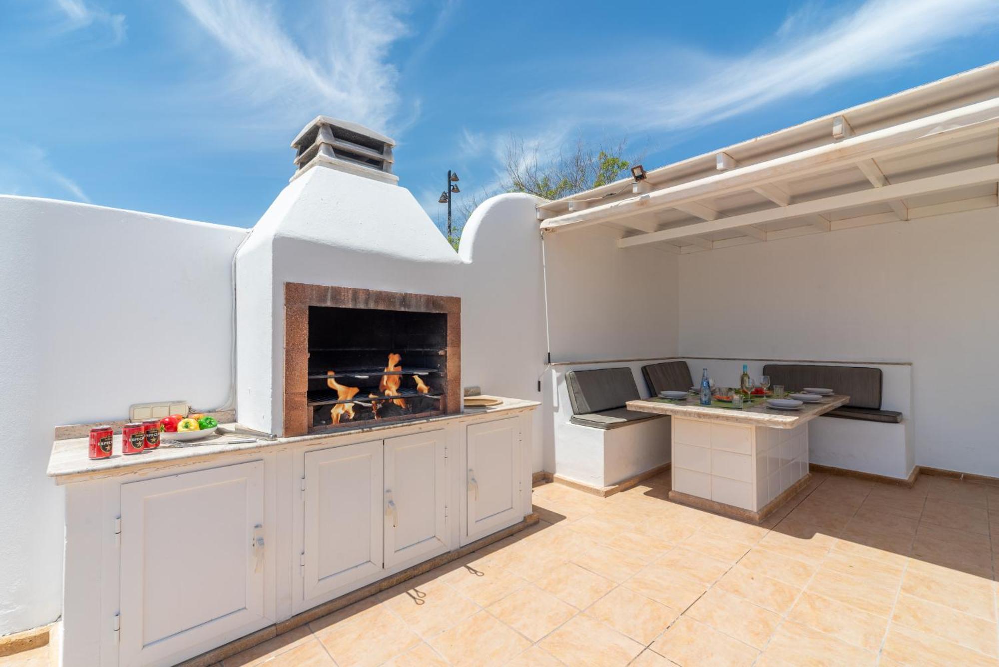 Michelle - Lh114 By Now Ltd Playa Blanca (Lanzarote)