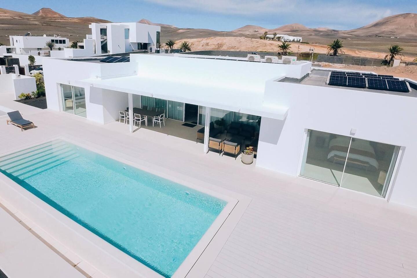 Aine Luxury Villa