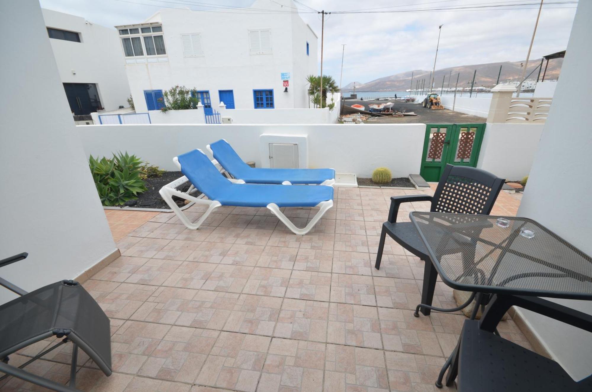 Marysol 1 With Terrace Close To The Sea