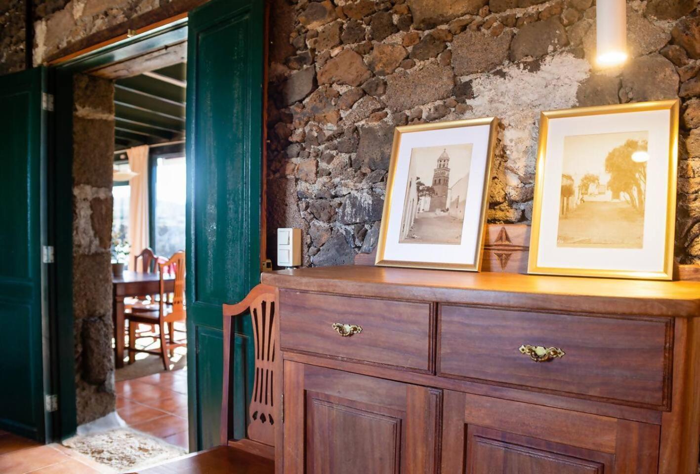 Casa Entre Vinedos En Masdache Tias