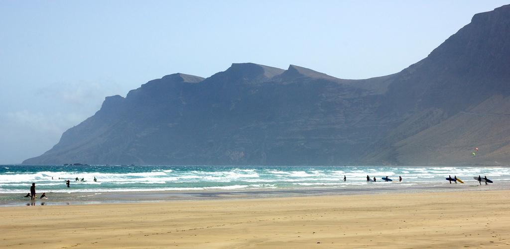 Apartment Absolute Beachfront Famara