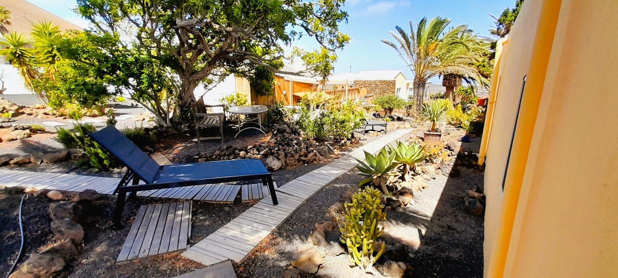 Madora - Sea View - Amazing Garden - Quiet Location - Bodegas & Hiking Trails Nearby *