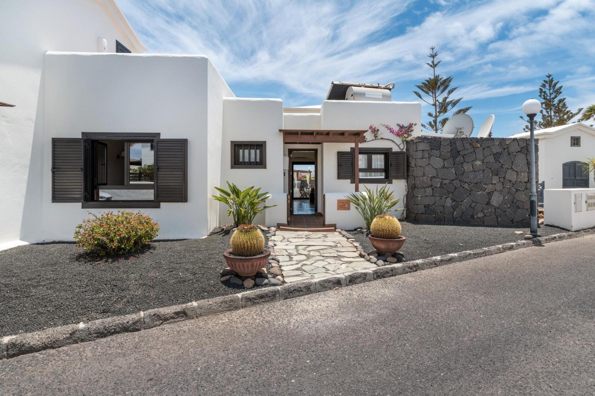 Faro Park With Private Pool Playa Blanca (Lanzarote)