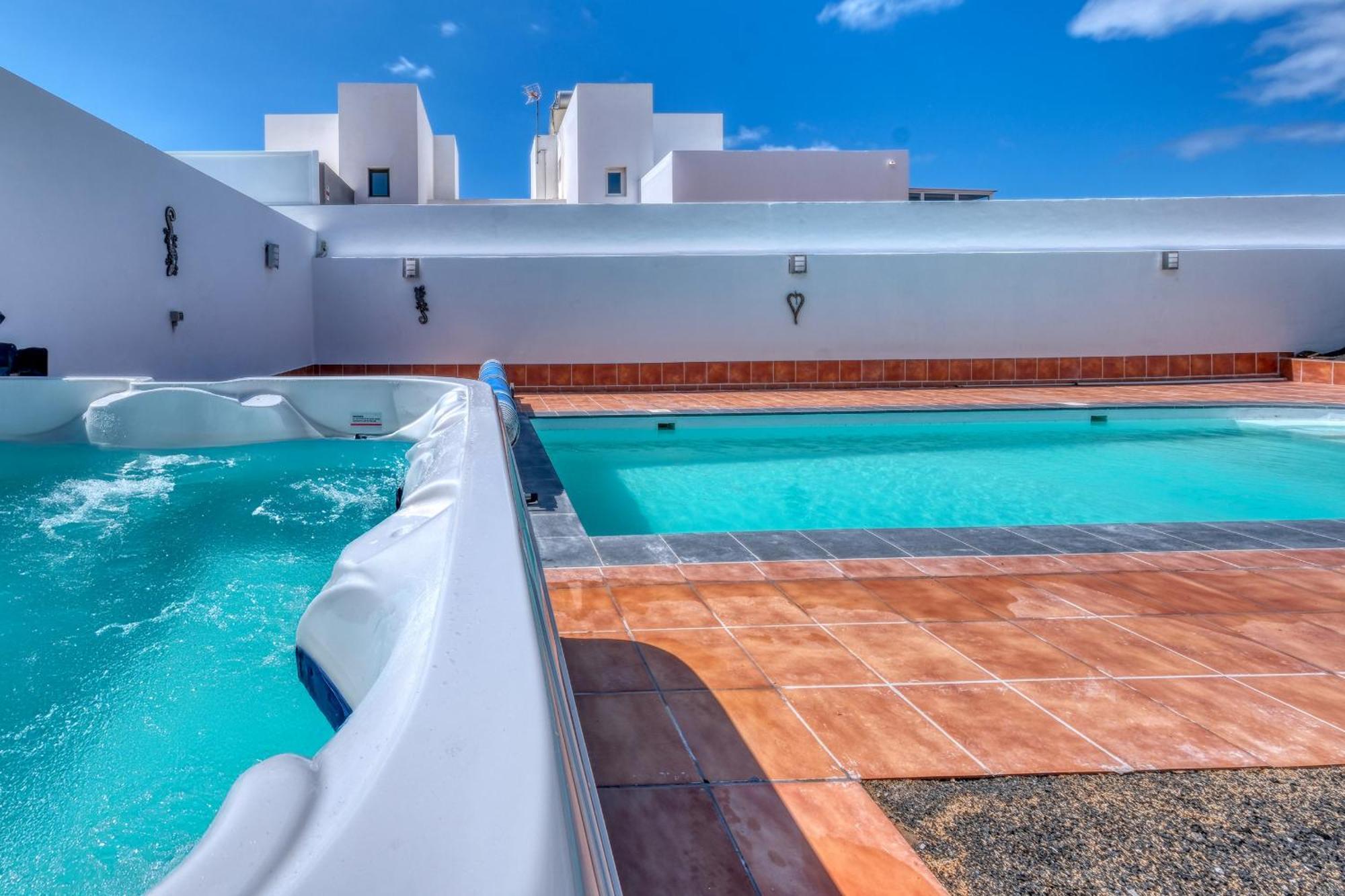 Salaria - Jacuzzi And Private Pool Villa