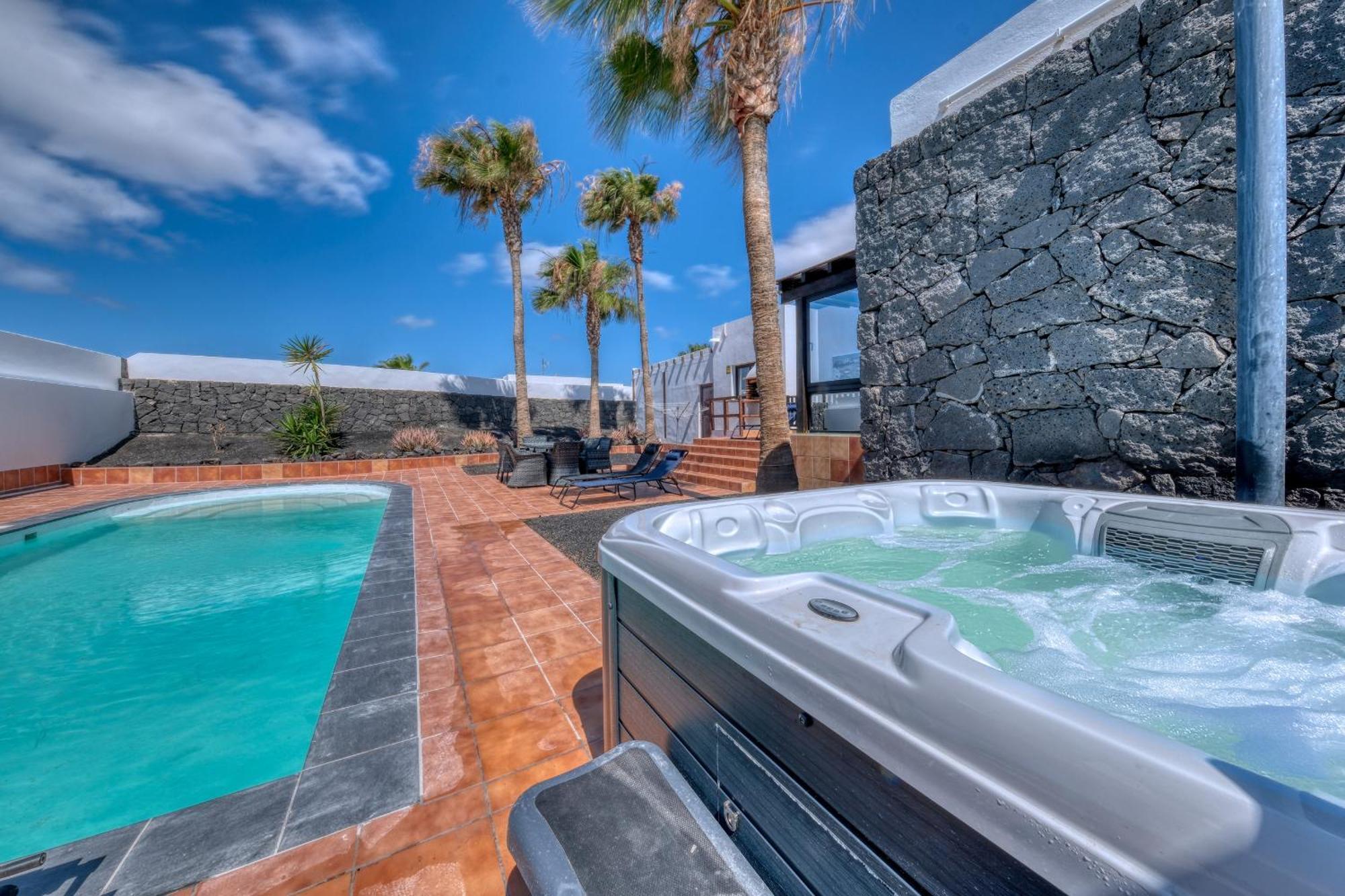Salaria - Jacuzzi And Private Pool Villa Playa Blanca (Lanzarote)