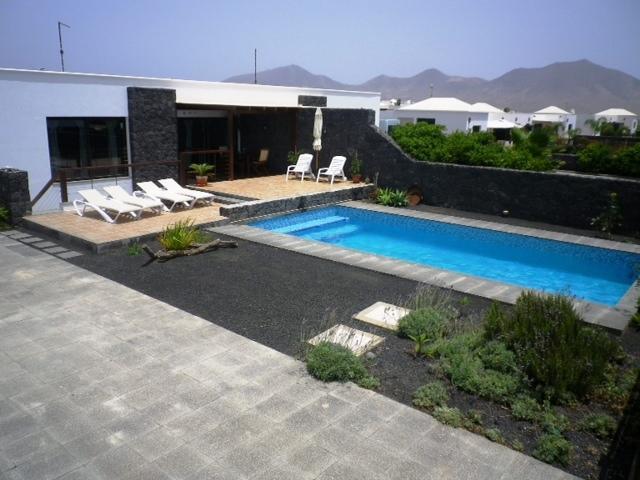 Preciosa Playa Blanca (Lanzarote)