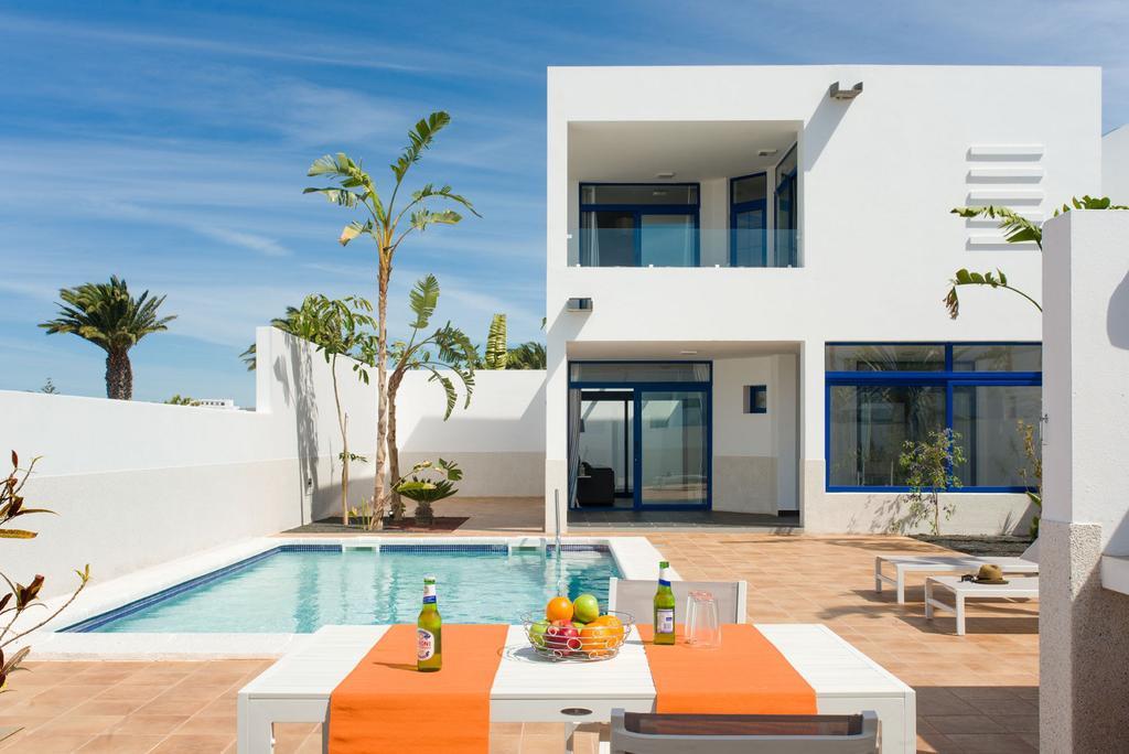 De La Marina Villa *