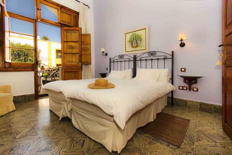 Casa Lola Y Juan