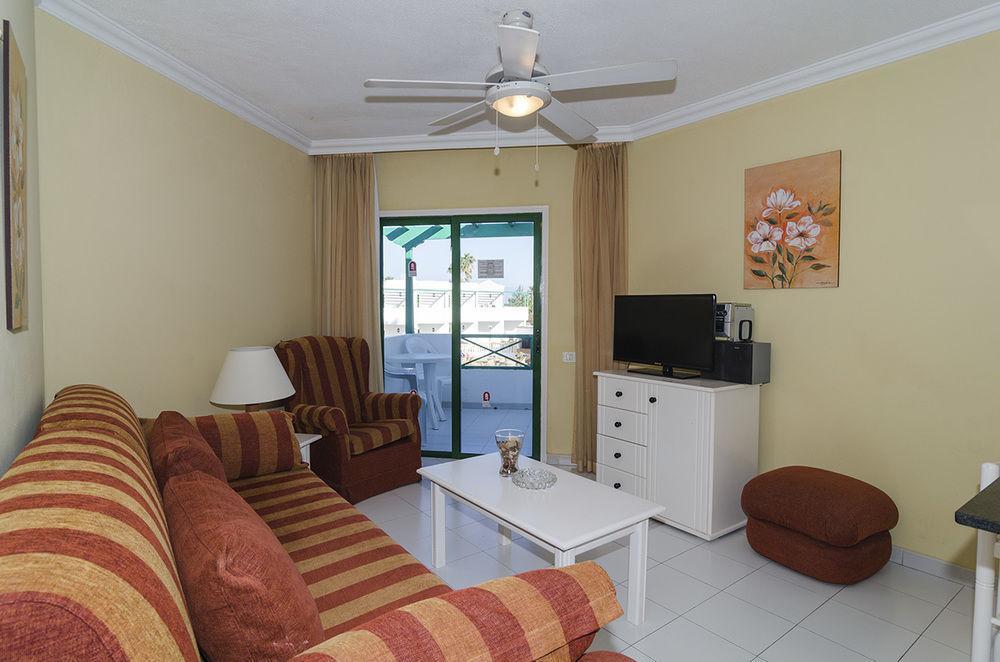 Hotel Adelfas 3*