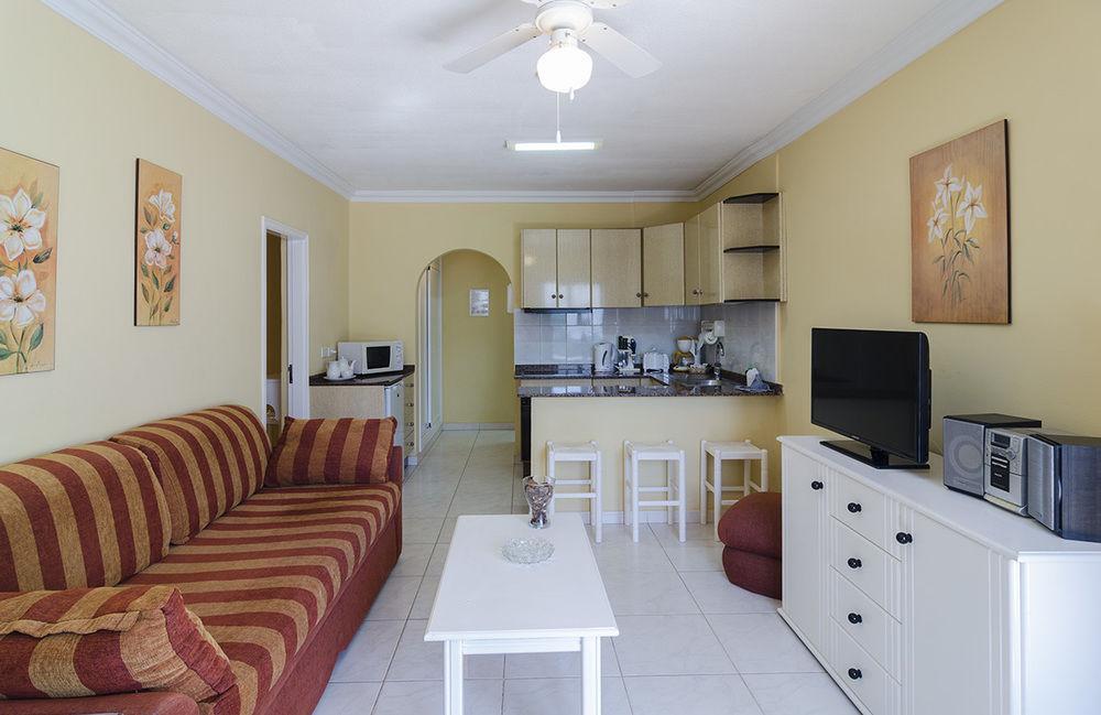 Adelfas Hotel