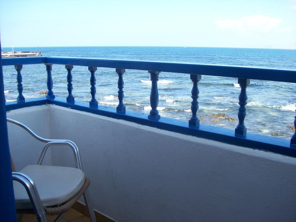 Apartment Absolute Beachfront Famara