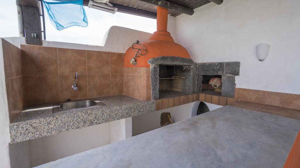 With Amazing Views, Jacuzzi And Private Pool San Bartolome (Las Palmas)