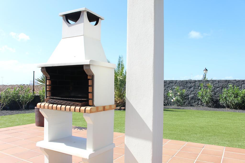 Rote Villa Playa Blanca (Lanzarote)