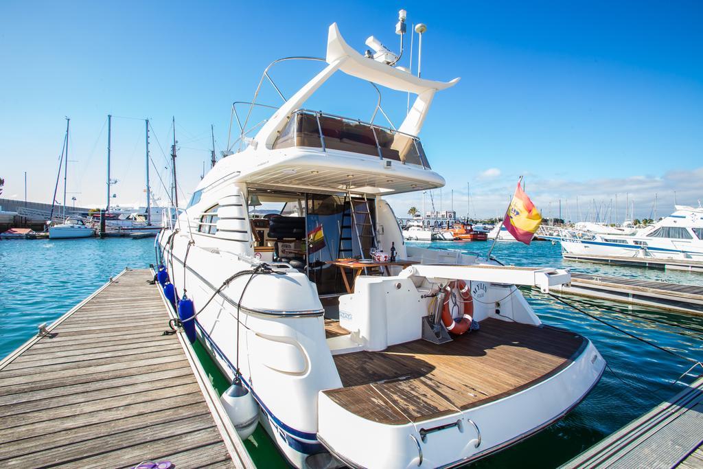 Lanzarote Yacht Hotel en barco *