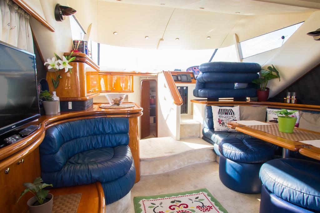 Lanzarote Yacht Hotel en barco *