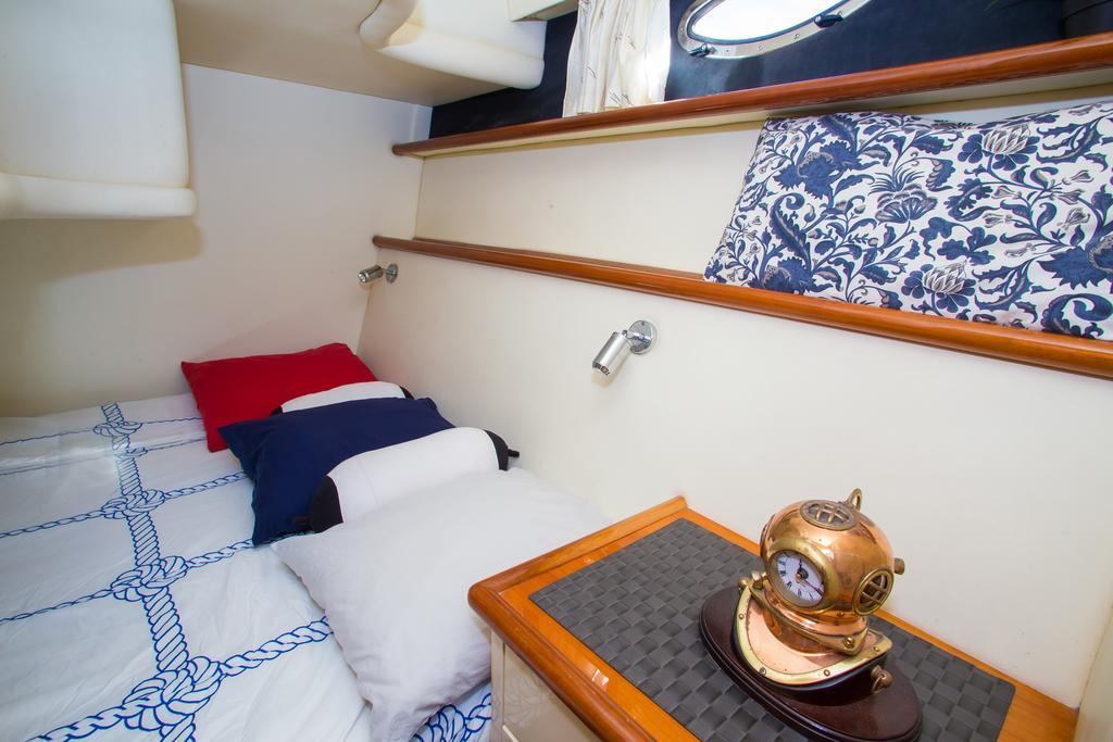 Lanzarote Yacht Hotel en barco