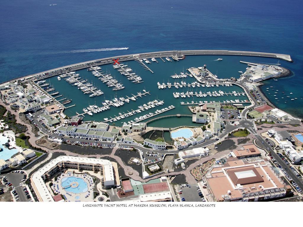 Lanzarote Yacht Hotel en barco