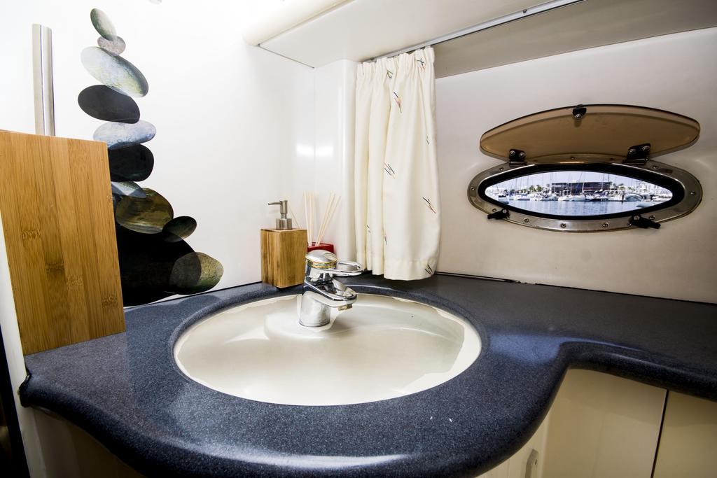 Lanzarote Yacht Hotel en barco
