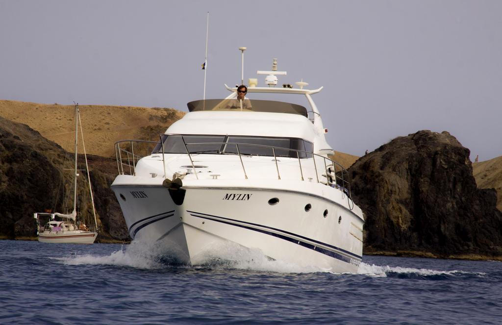 Lanzarote Yacht Hotel en barco *