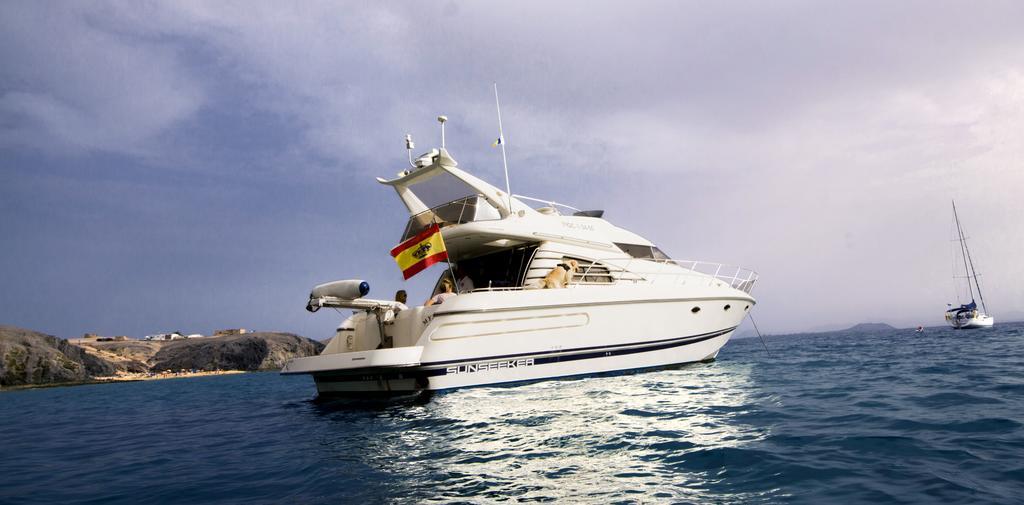 Lanzarote Yacht *