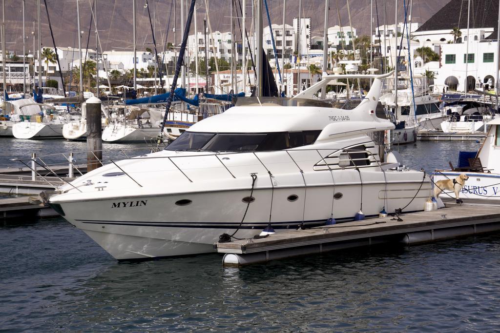 Lanzarote Yacht Hotel en barco Playa Blanca (Lanzarote)