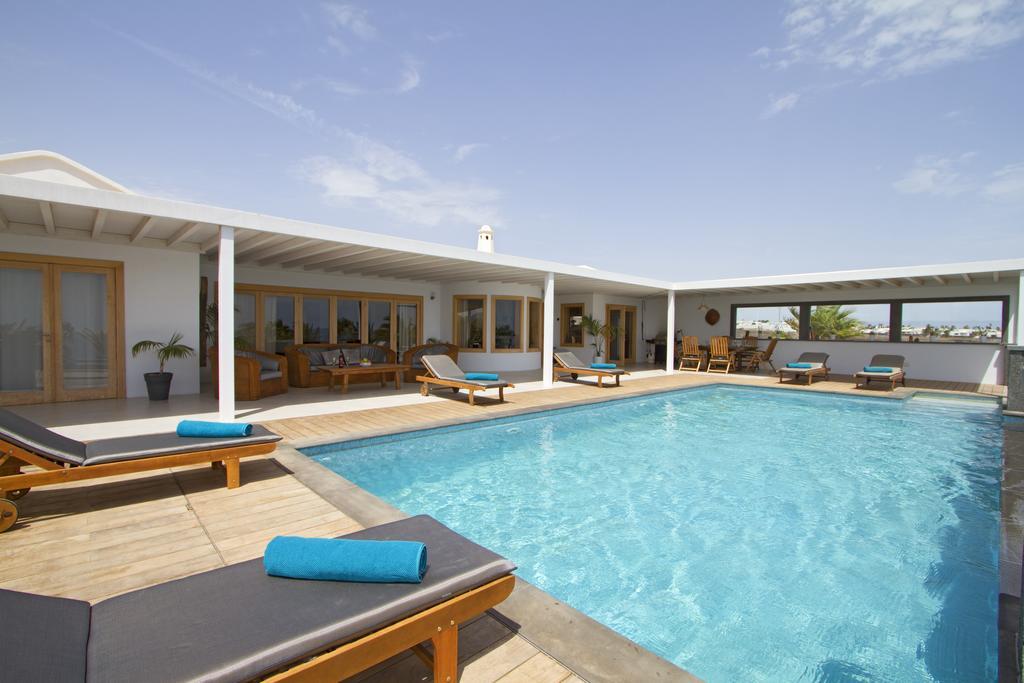 Luna Mar Villa *